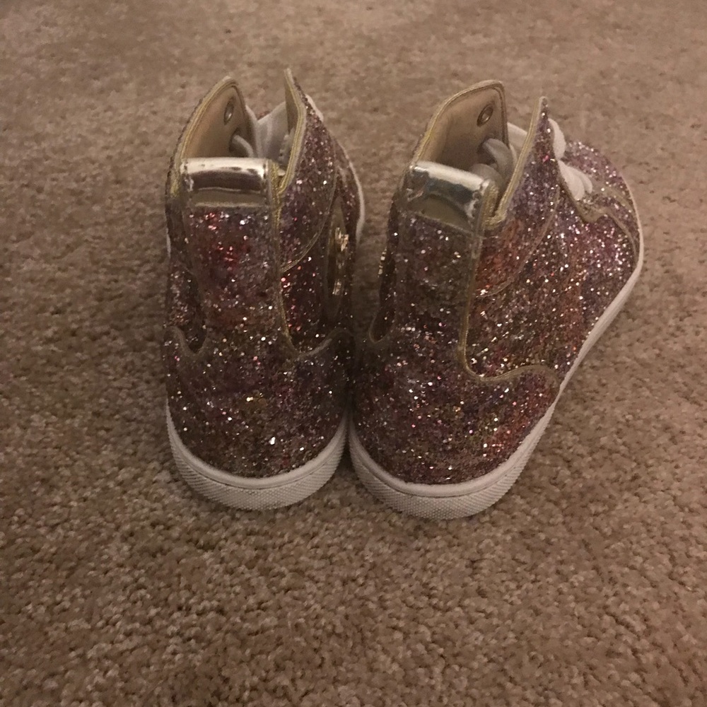 sneaker shoe